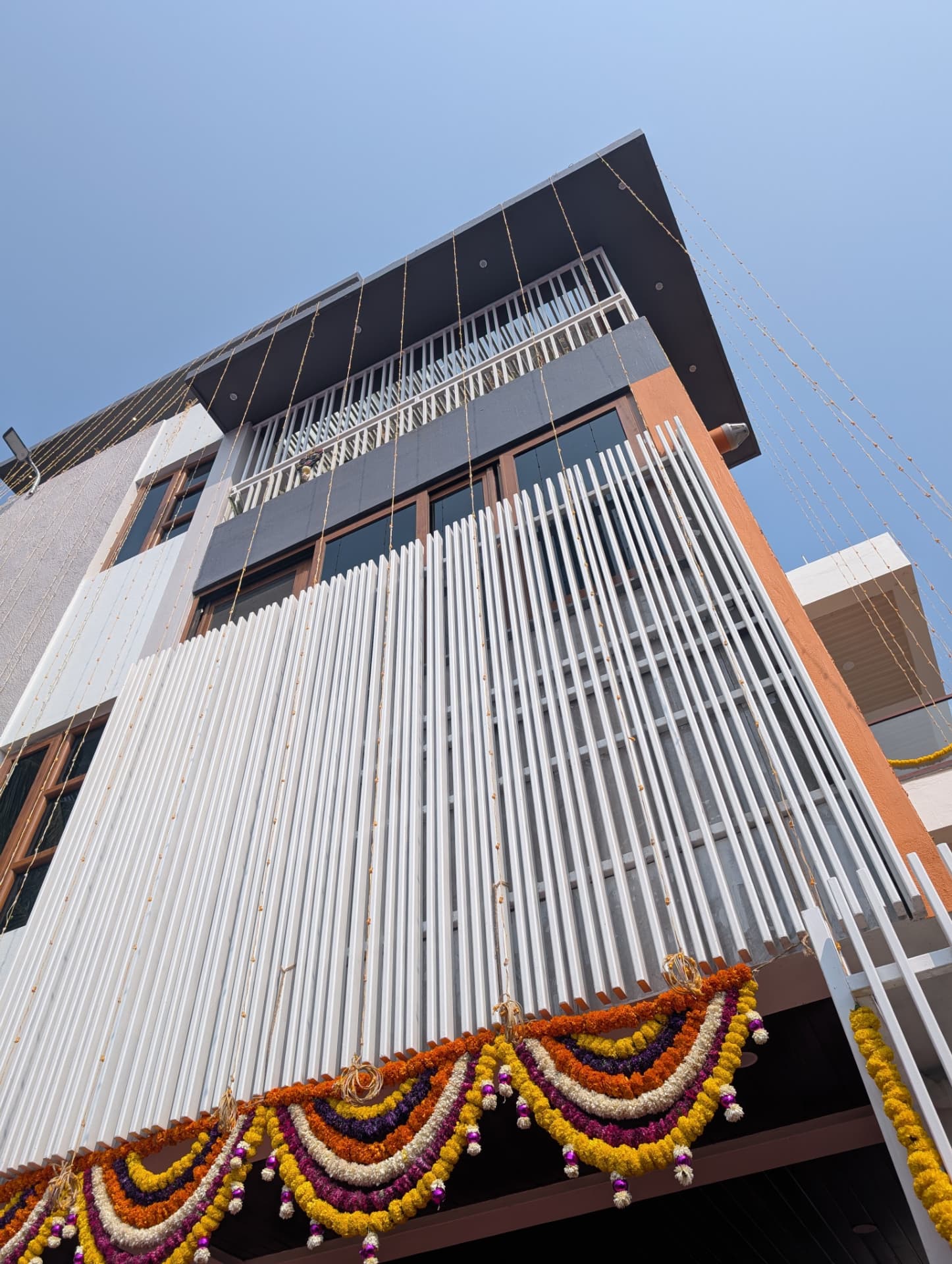 Mr. Vijay Prakash's Residence — Louvred façade detail